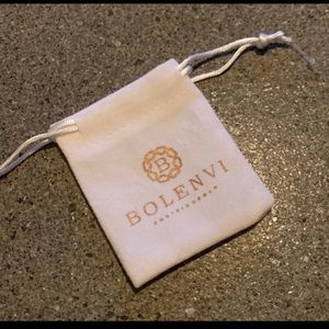 White “Bolenvi” 3” x 3.5” Soft Velvet Bag.